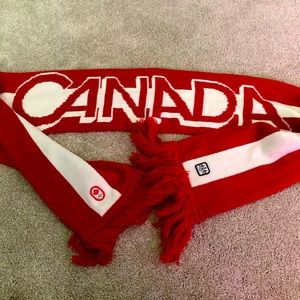 2/$30!!!Team Canada 🇨🇦 official scarf Hudson bays collection